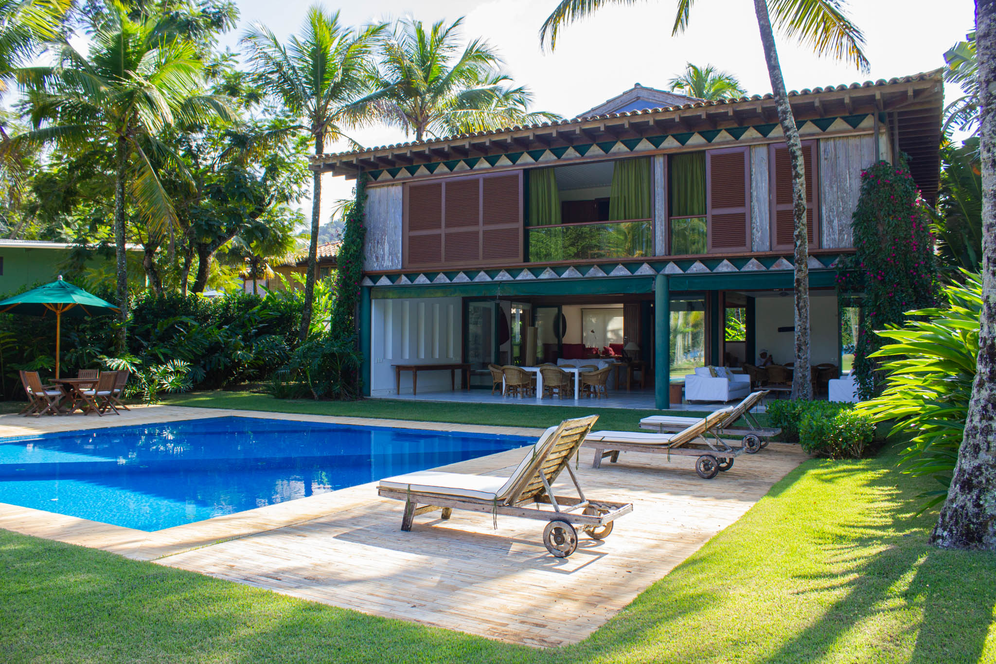 04. Jardim e piscina