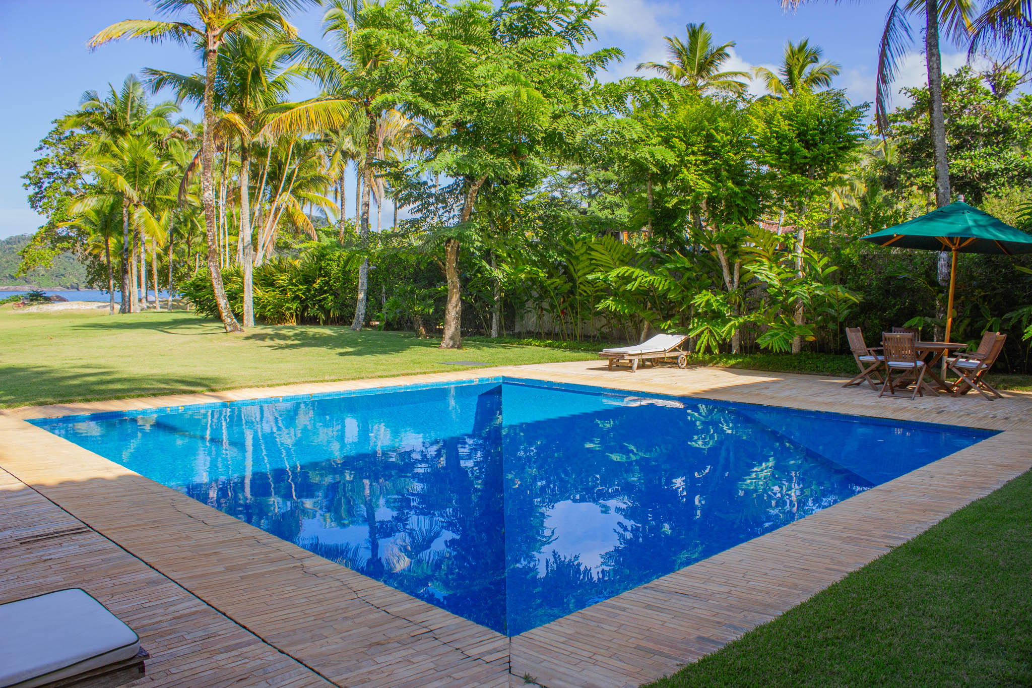 06. Piscina