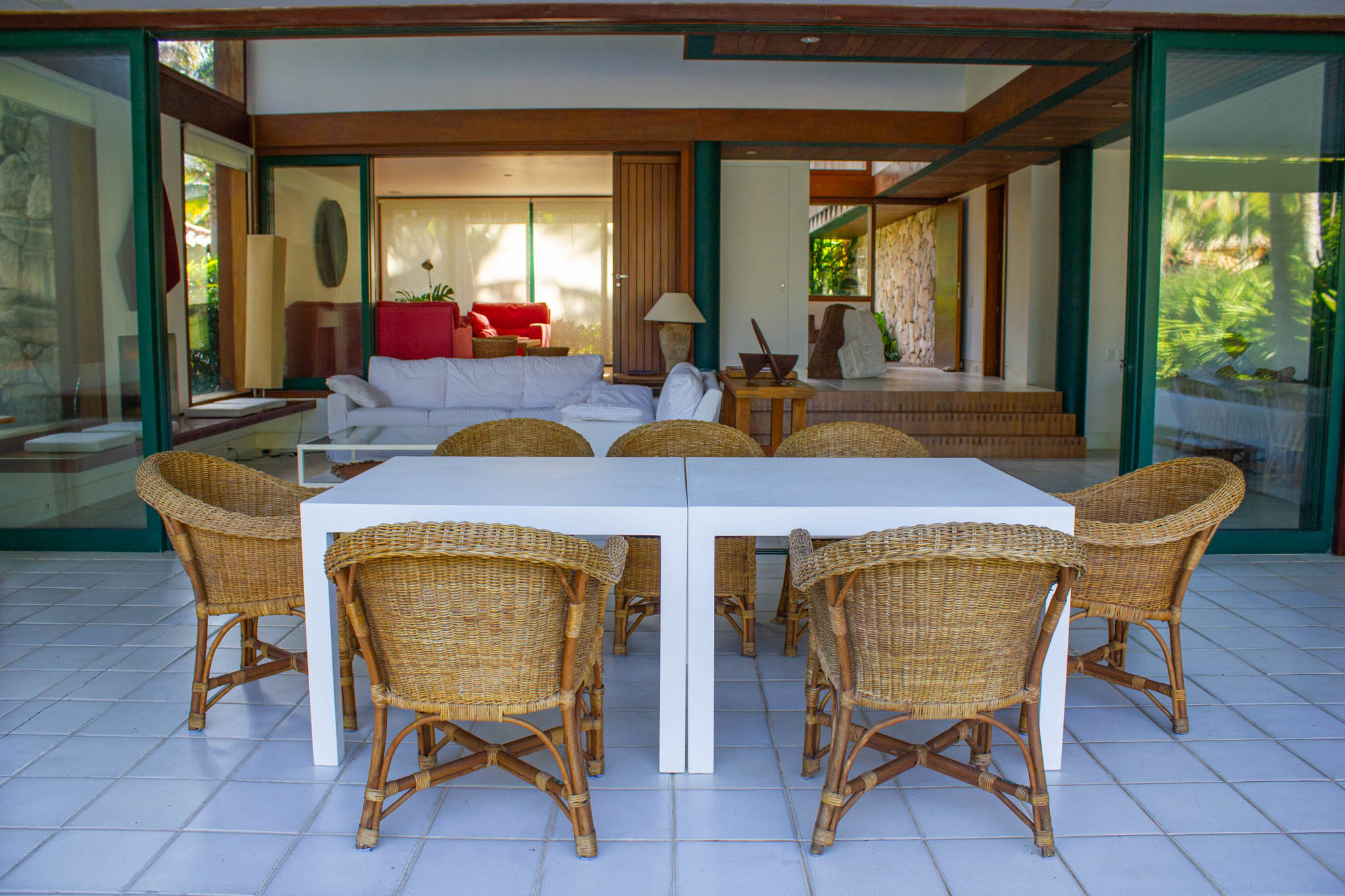 17. Terraço com acesso a sala de estar
