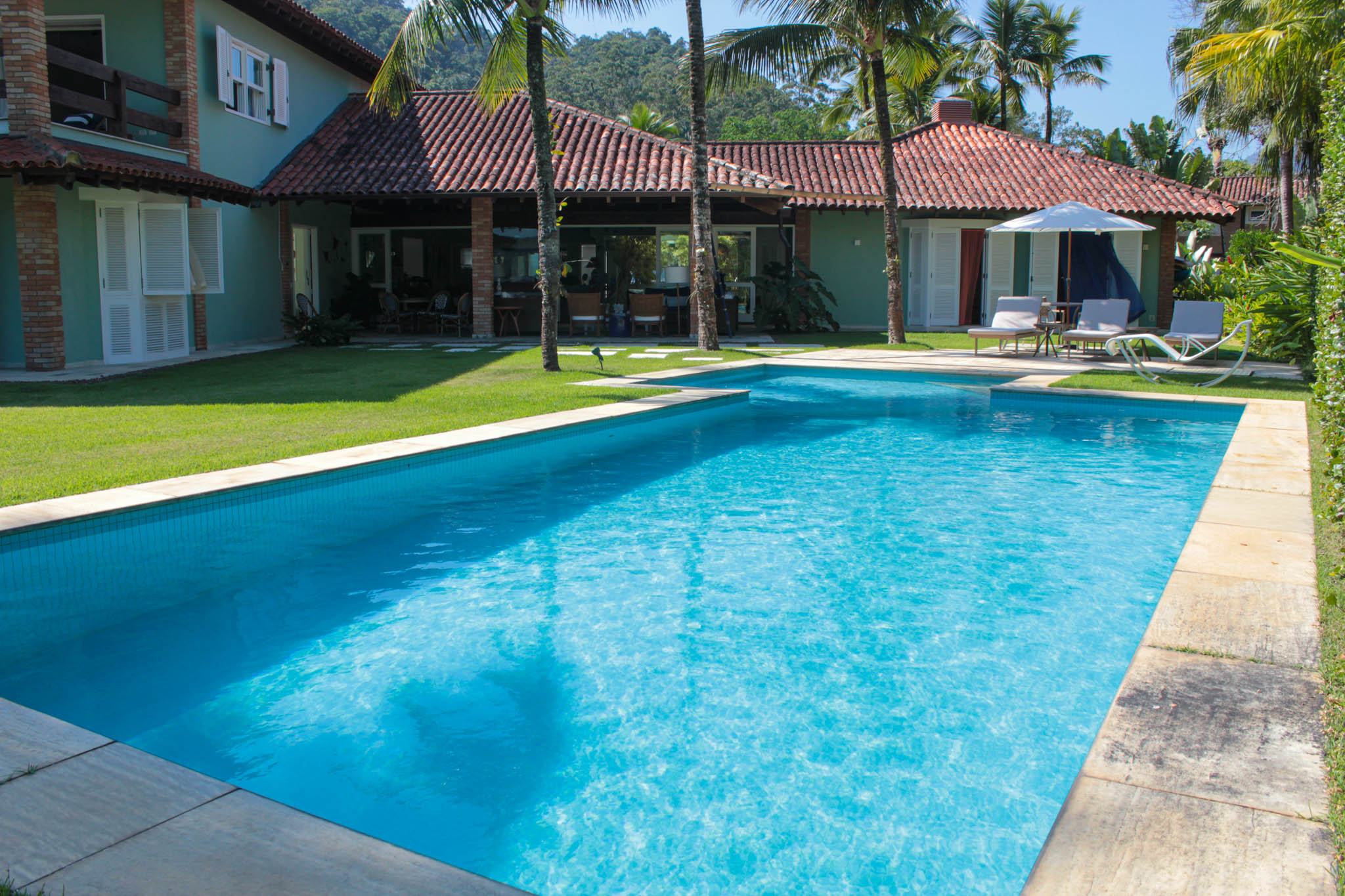 3:45 Piscina