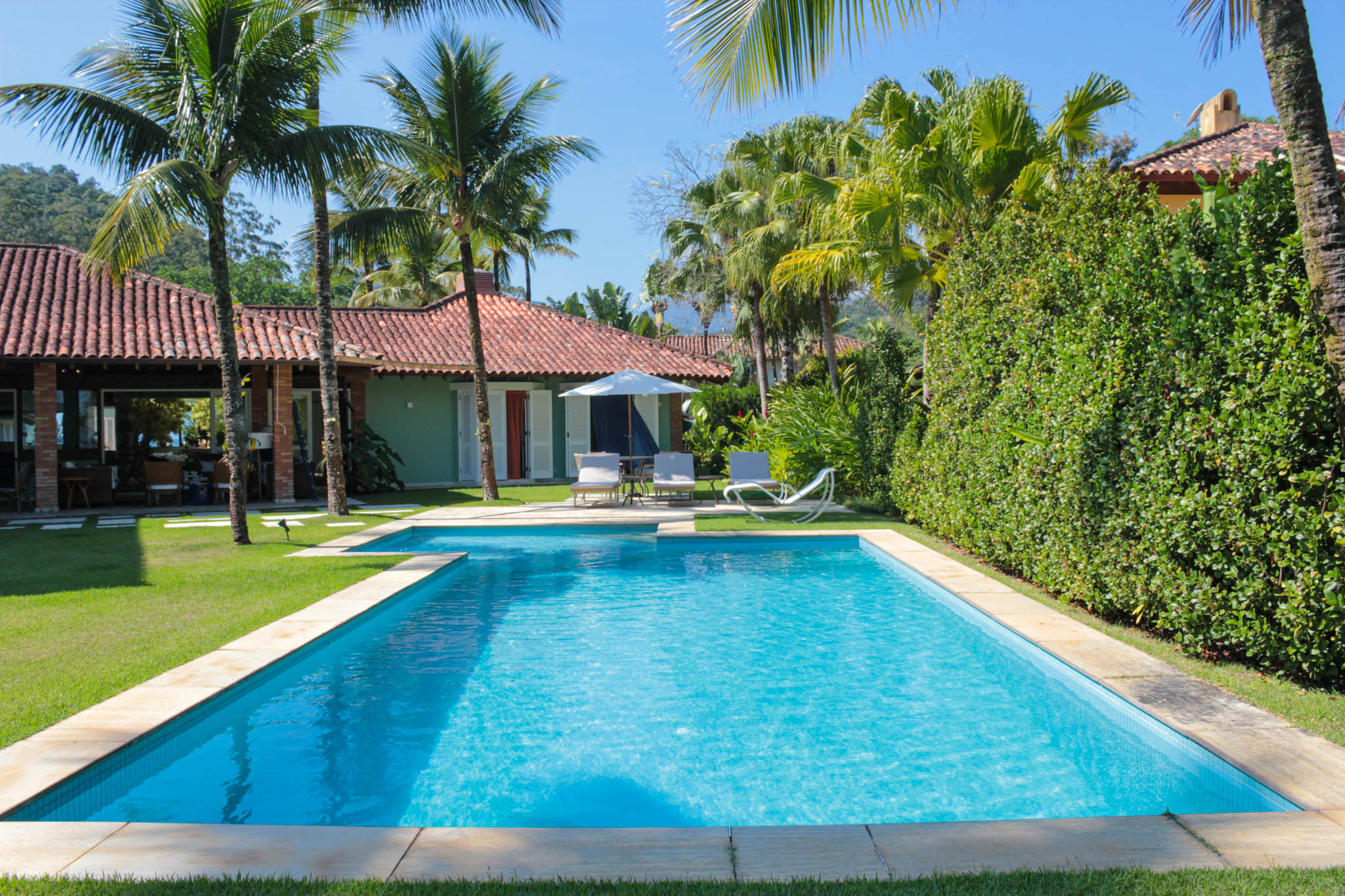 4:45 Piscina