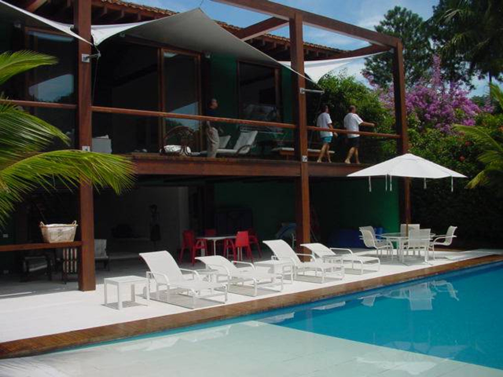 Cópia de Fachada e piscina