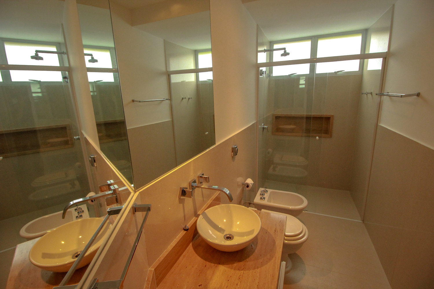 Cópia de banheiro quartos 1 e 2 (piso inferior)-2